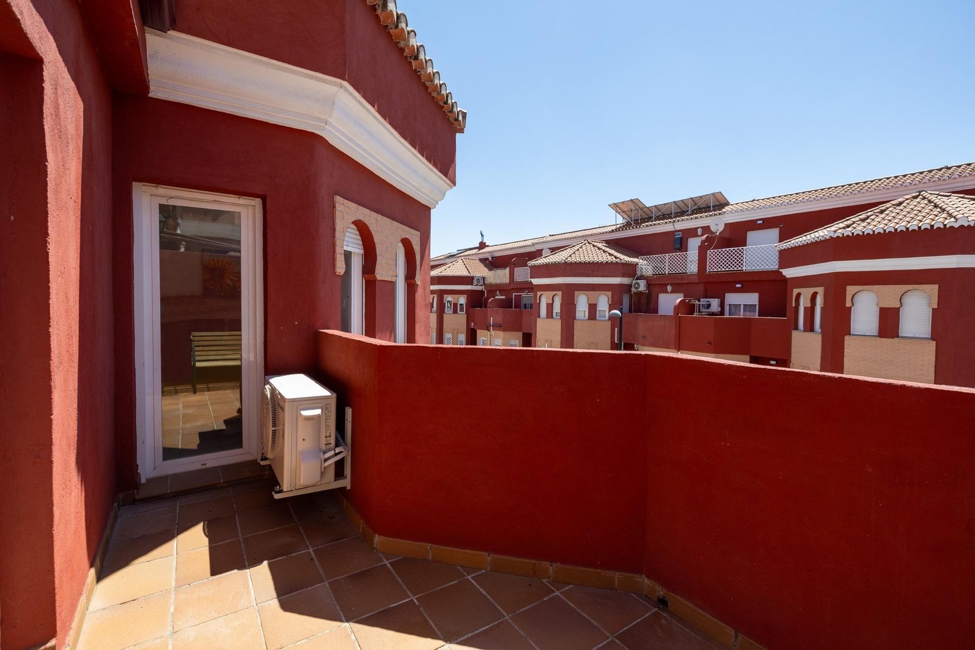 Terrassa de Casa adosada en venda en Las Gabias amb Aire condicionat, Calefacció i Jardí privat