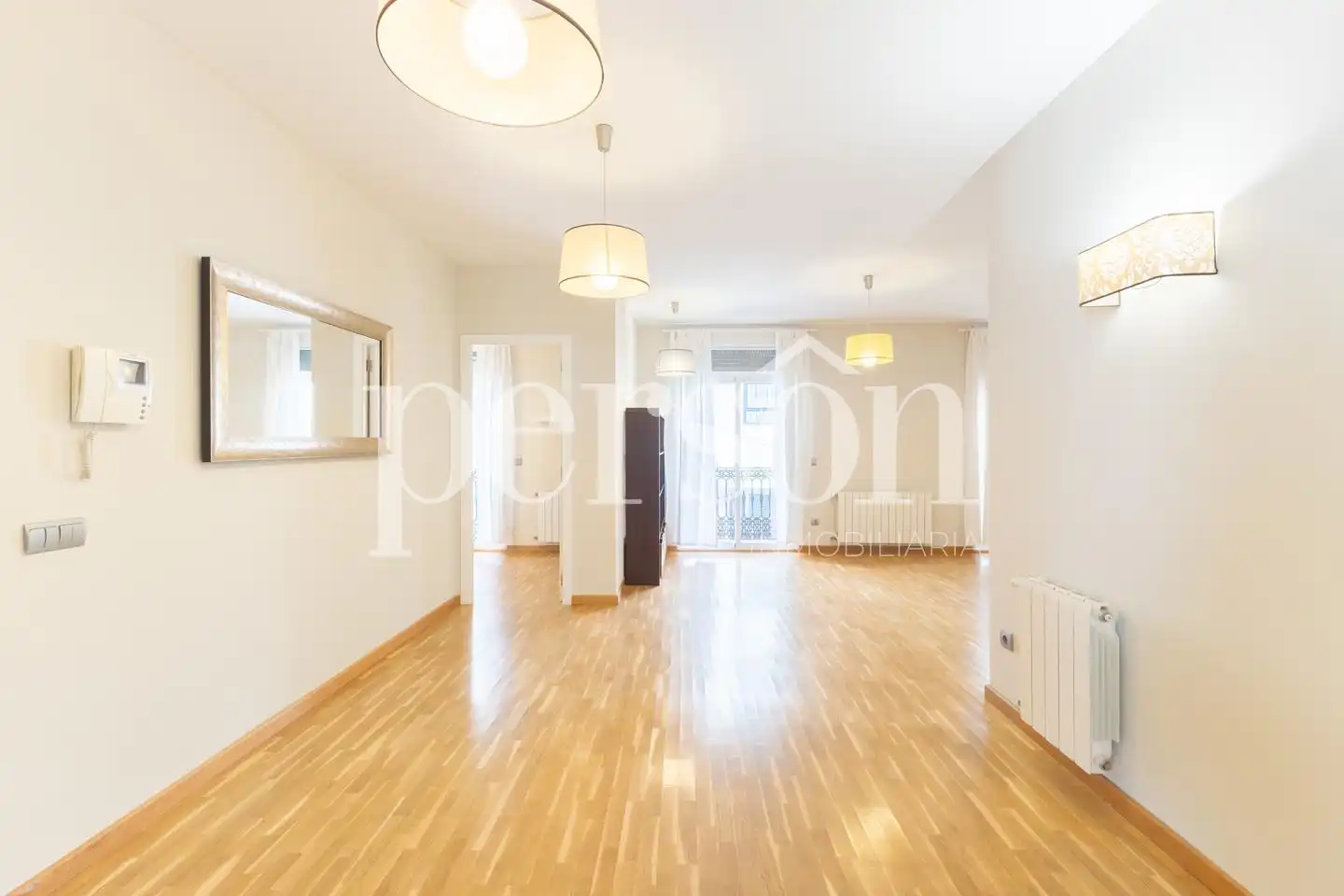 Flat with terrace to rent in Extramurs, imagen 2