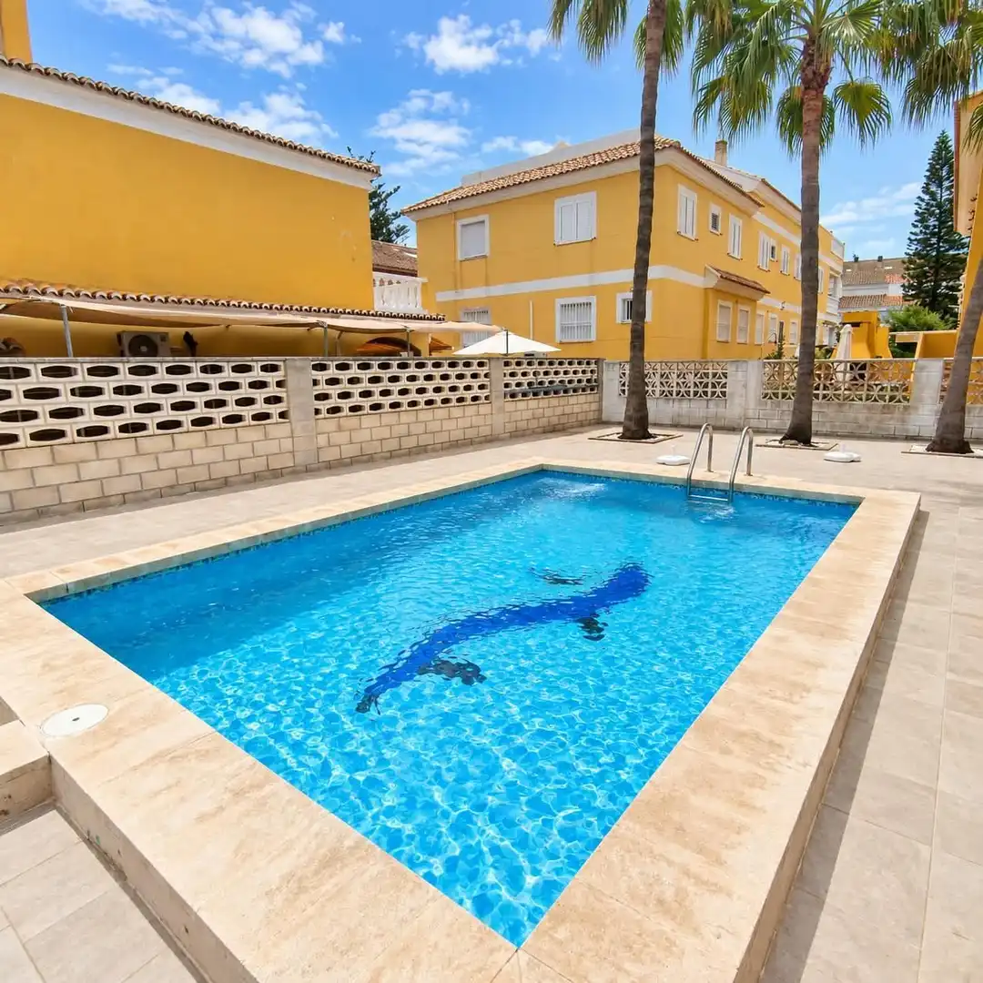 Adossat amb piscina en venda a Bega de Mar