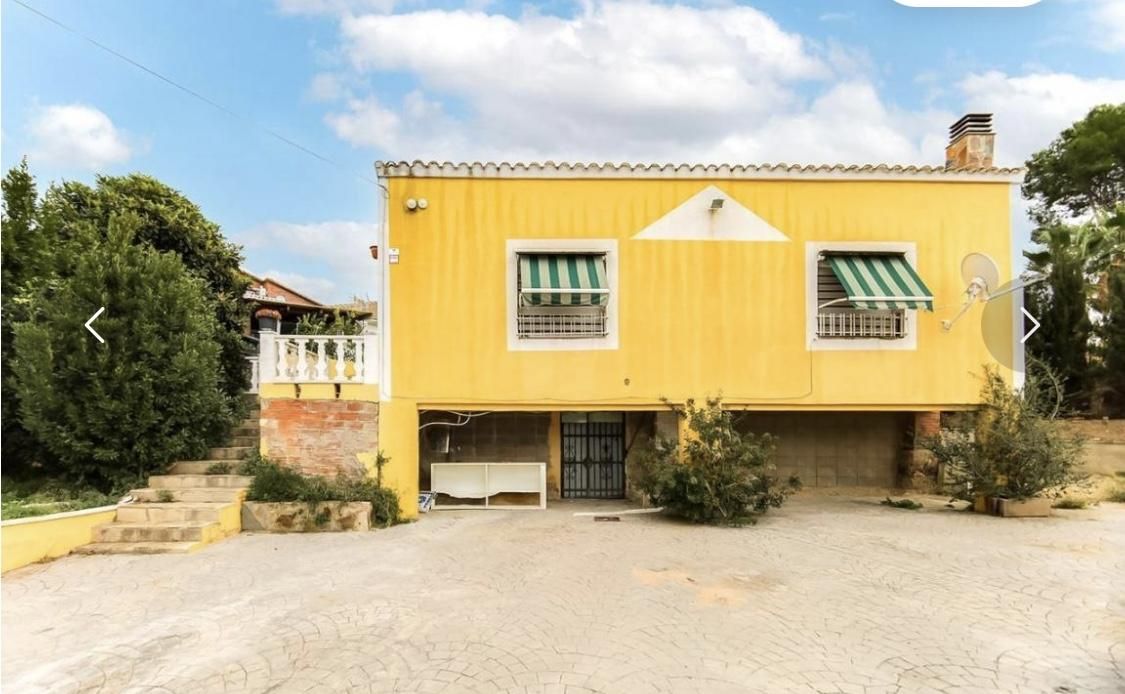 Houses for sale in Carrer de Carles Riba, El Catllar