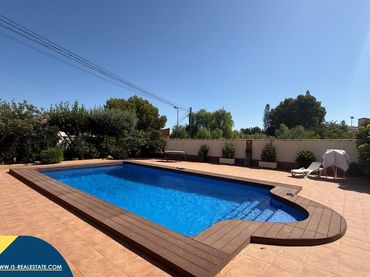Villa con piscina in vendita a Los Balcones - Los Altos
