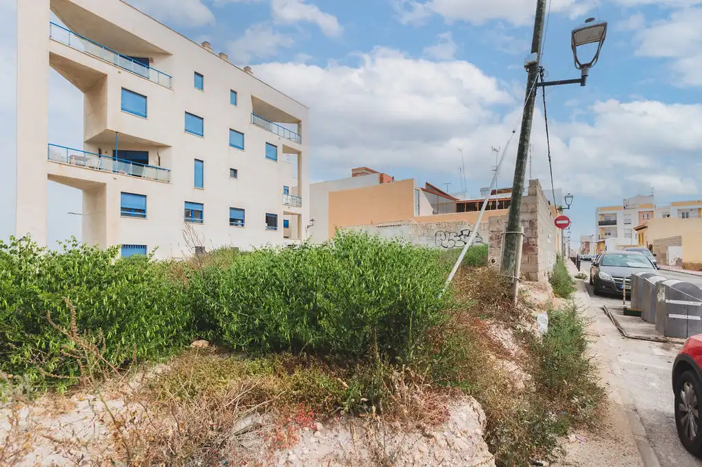 Terreno en venta en Garrucha