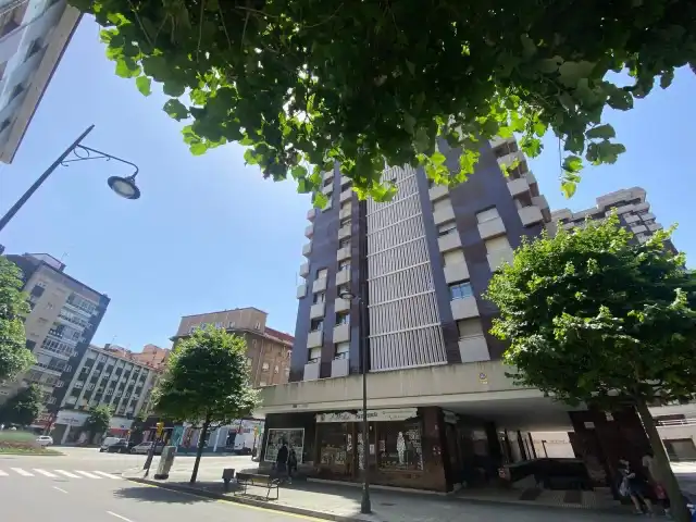 Vista exterior de Piso en venta en Gijón  con Calefacción y Trastero