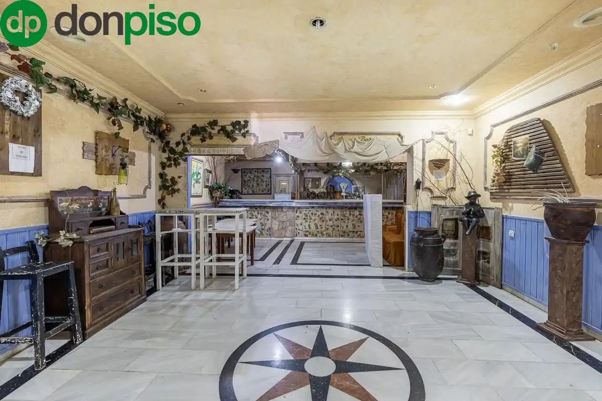 Local en venta en Pinos Genil con Terraza
