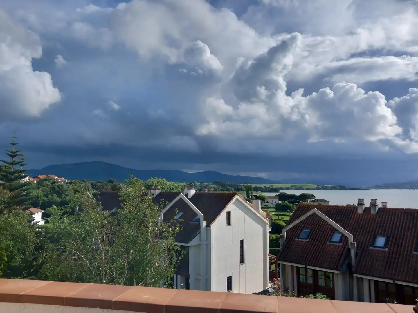 Vista exterior de Ático en venta en Marina de Cudeyo con Calefacción, Parquet y Terraza
