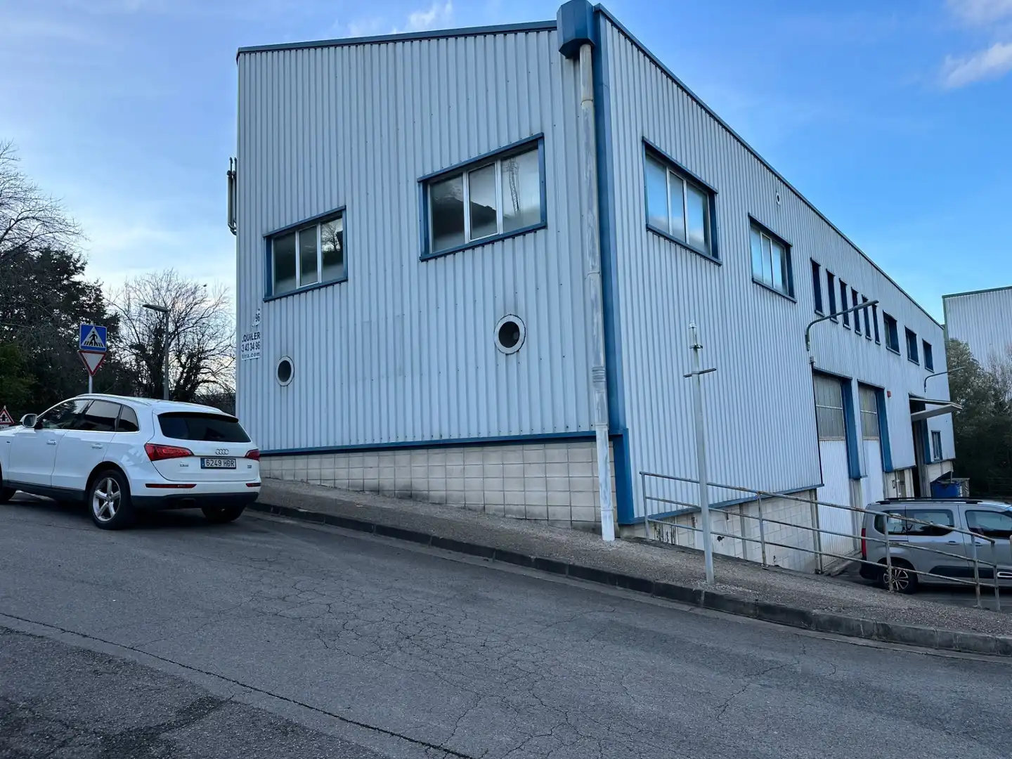 Außenansicht von Fabrikhallen zum Verkauf in Asteasu