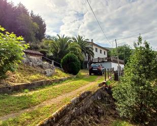 Vista exterior de Casa o xalet en venda en Parres amb Terrassa