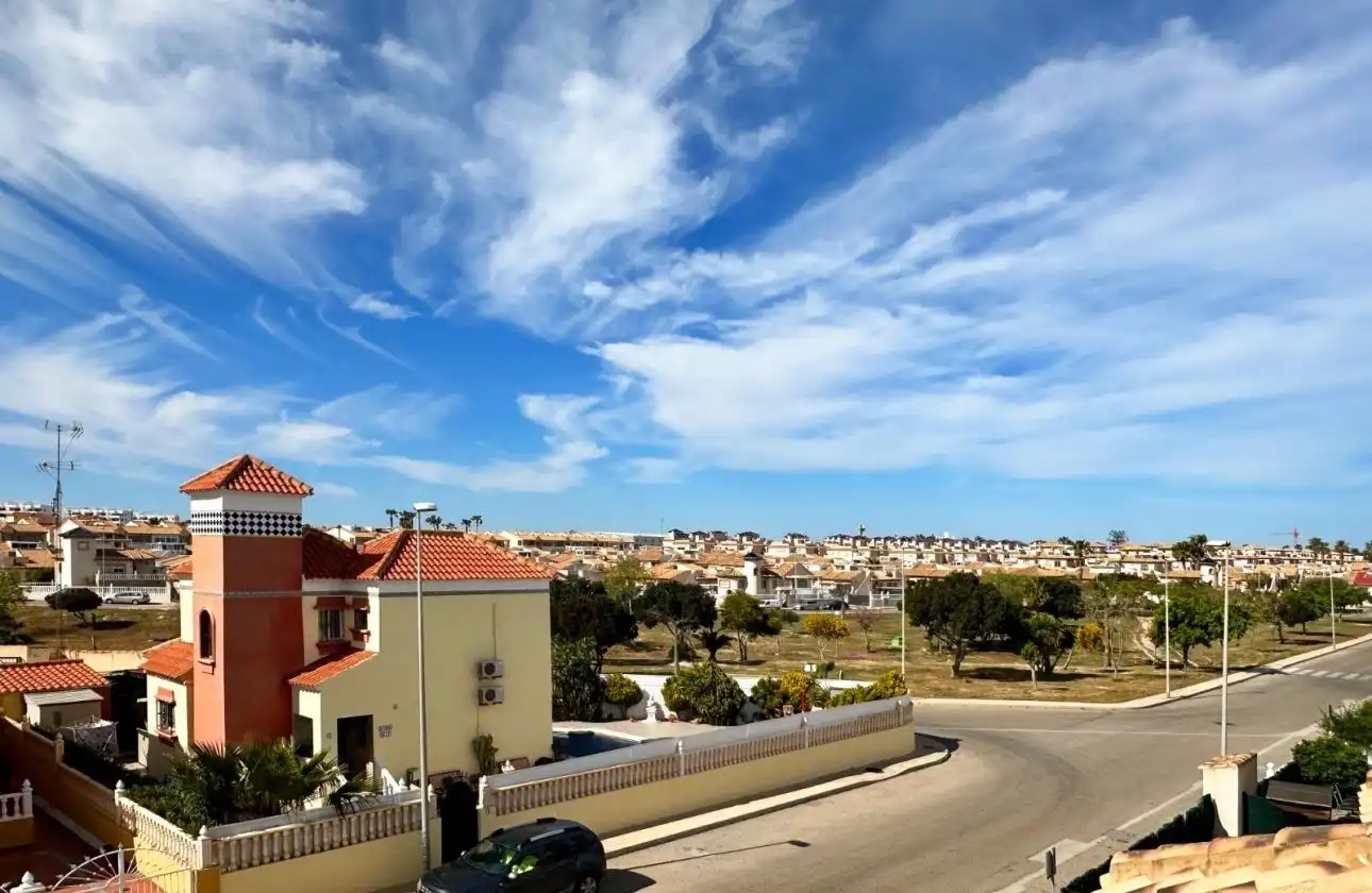 Casa pareada con piscina en venta en Calle Calle Caliza, imagen 3
