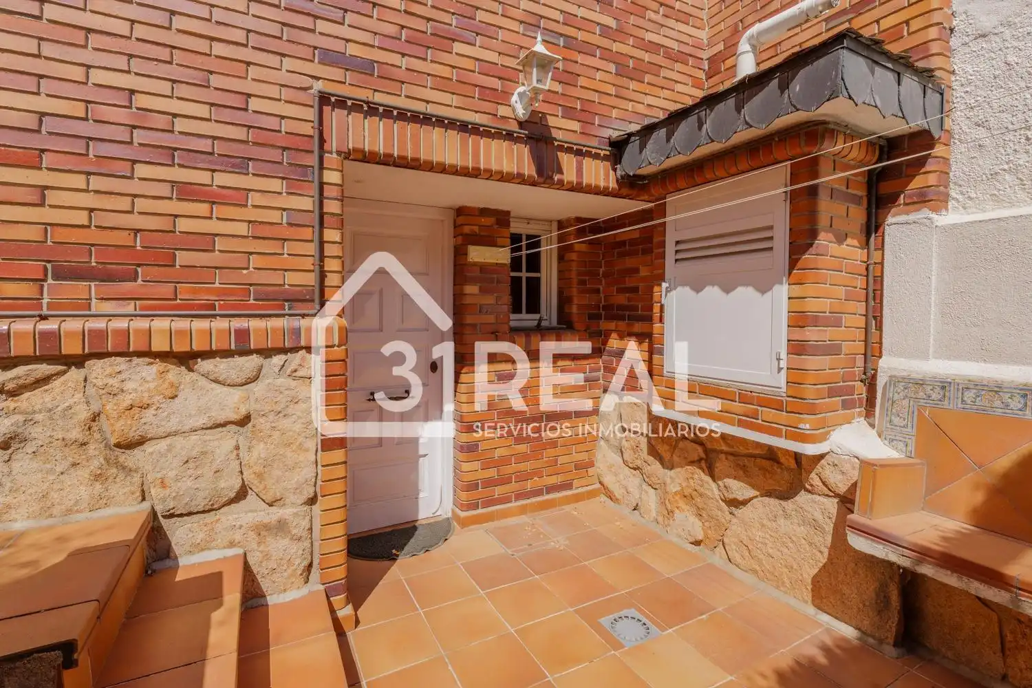 Vista exterior de Casa o chalet en venta en Madrid con Aire acondicionado, Calefacción y Jardín privado