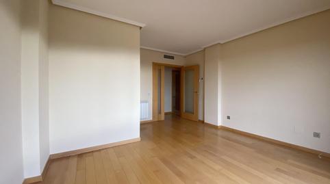 Foto 2 de Pis de lloguer a Calle Clara Campoamor, Montecillo, Madrid