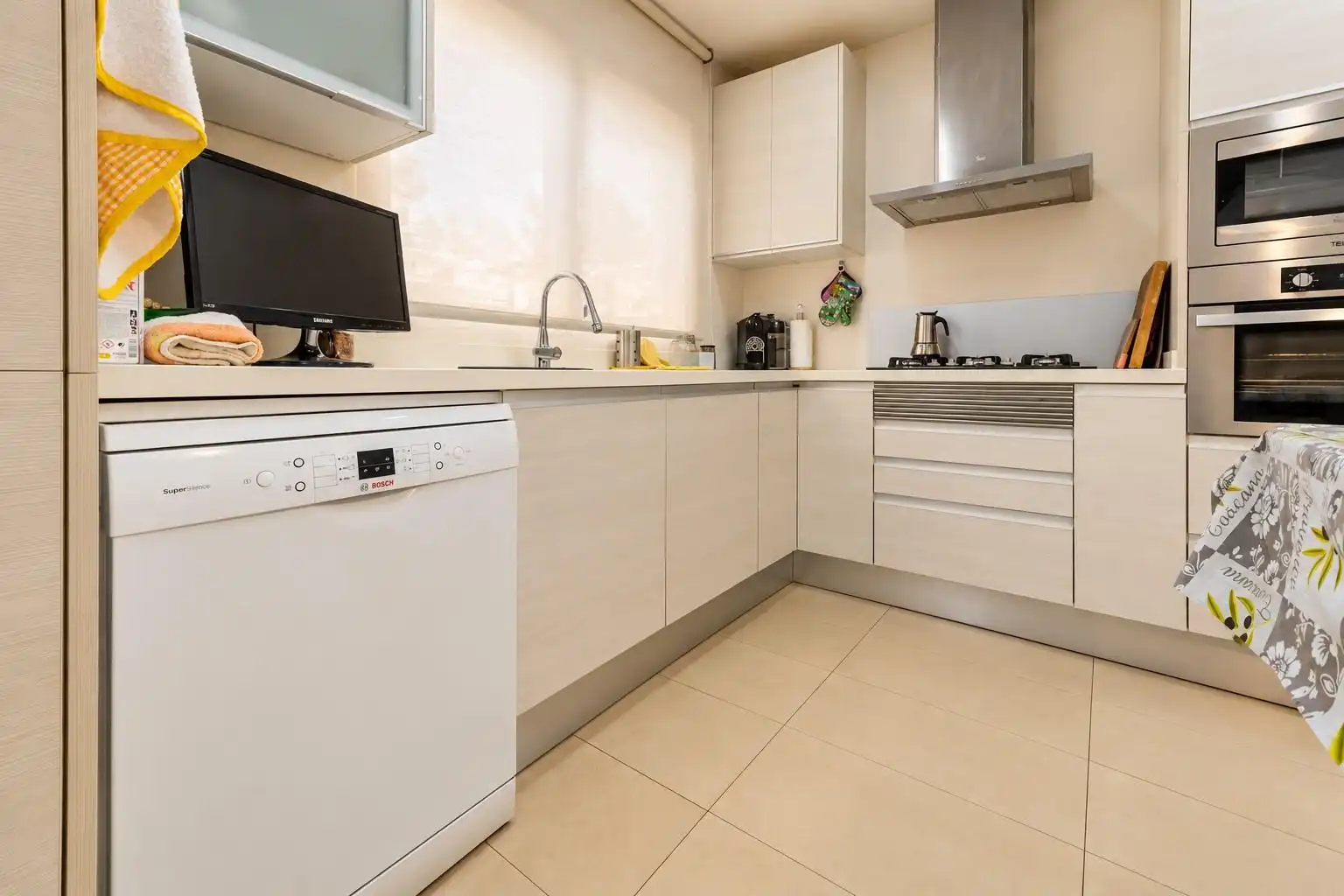 Cuina de Casa o xalet en venda en Sabadell amb Aire condicionat, Calefacció i Terrassa