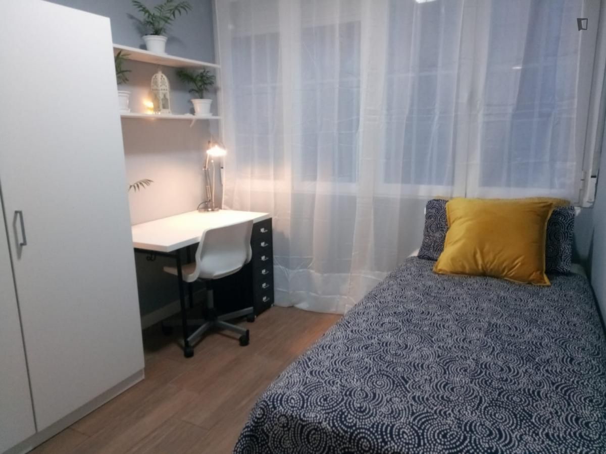 Habitación de Apartamento para compartir en Leganés con Aire acondicionado, Calefacción y Amueblado