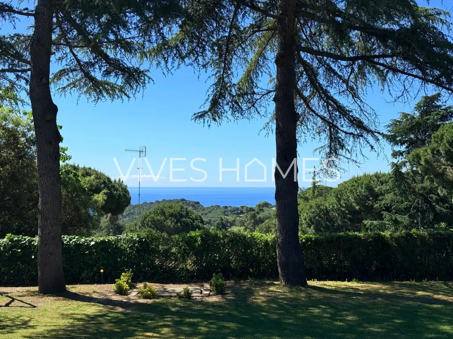 Vista exterior de Casa o xalet en venda en Sant Vicenç de Montalt amb Aire condicionat, Calefacció i Jardí privat