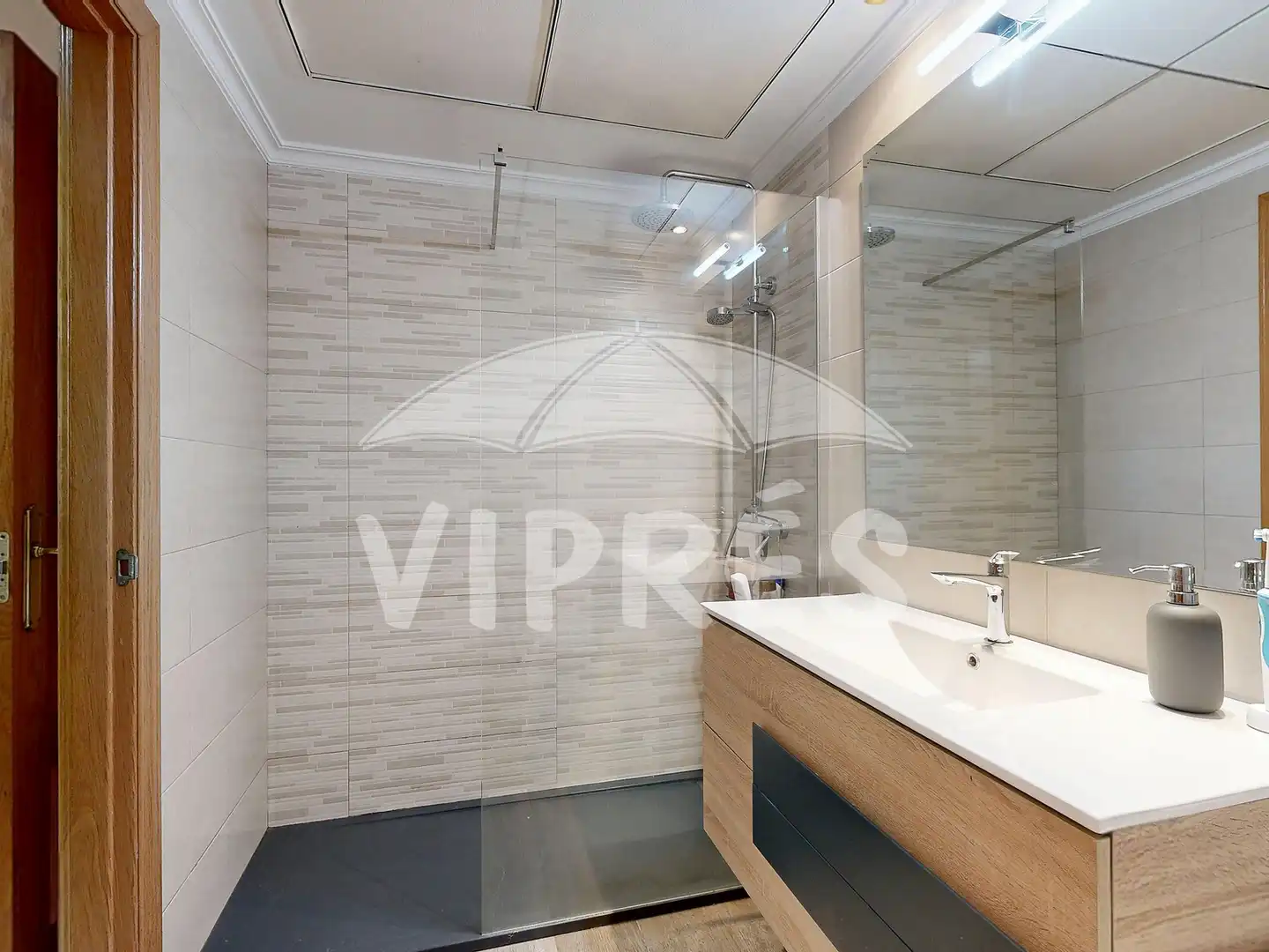 Badezimmer von Wohnung zum Verkauf in Cáceres mit Abstellraum, Schwimmbad und Gemeinschaftspool