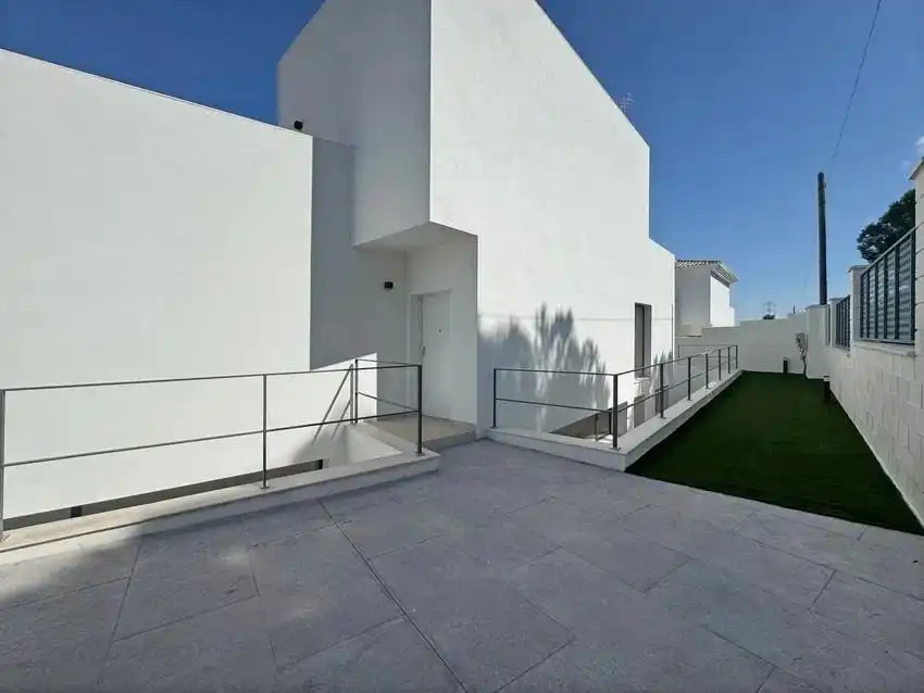 Chalet con terraza en venta en Pinos de Alhaurín - Periferia, imagen 24