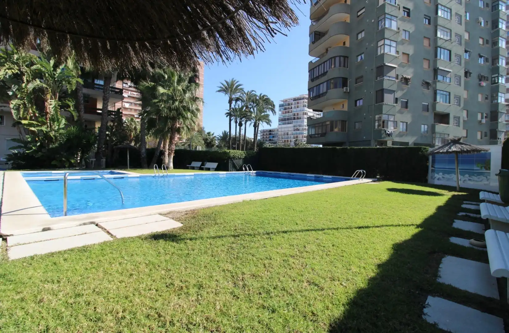 Piscina de Àtic en venda en Alicante / Alacant amb Terrassa, Balcó i Piscina comunitària