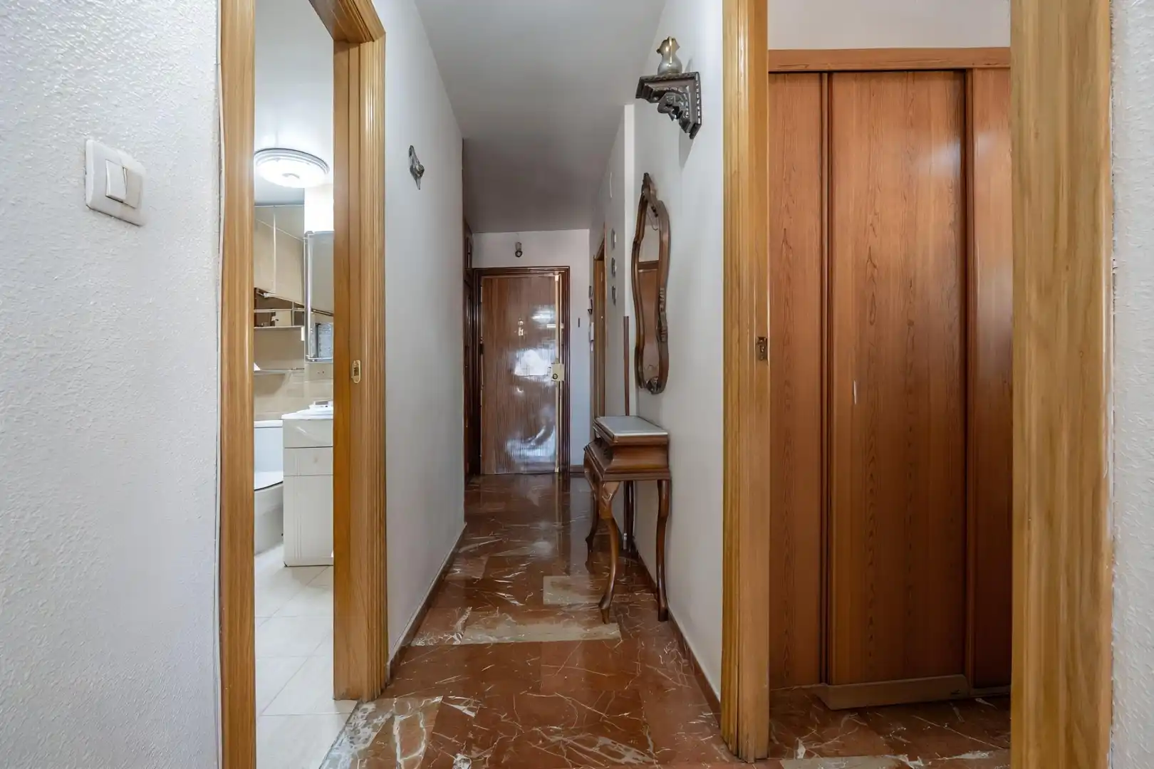 Flat for sale in Granada  with Air Conditioner, Terrace and Alarm