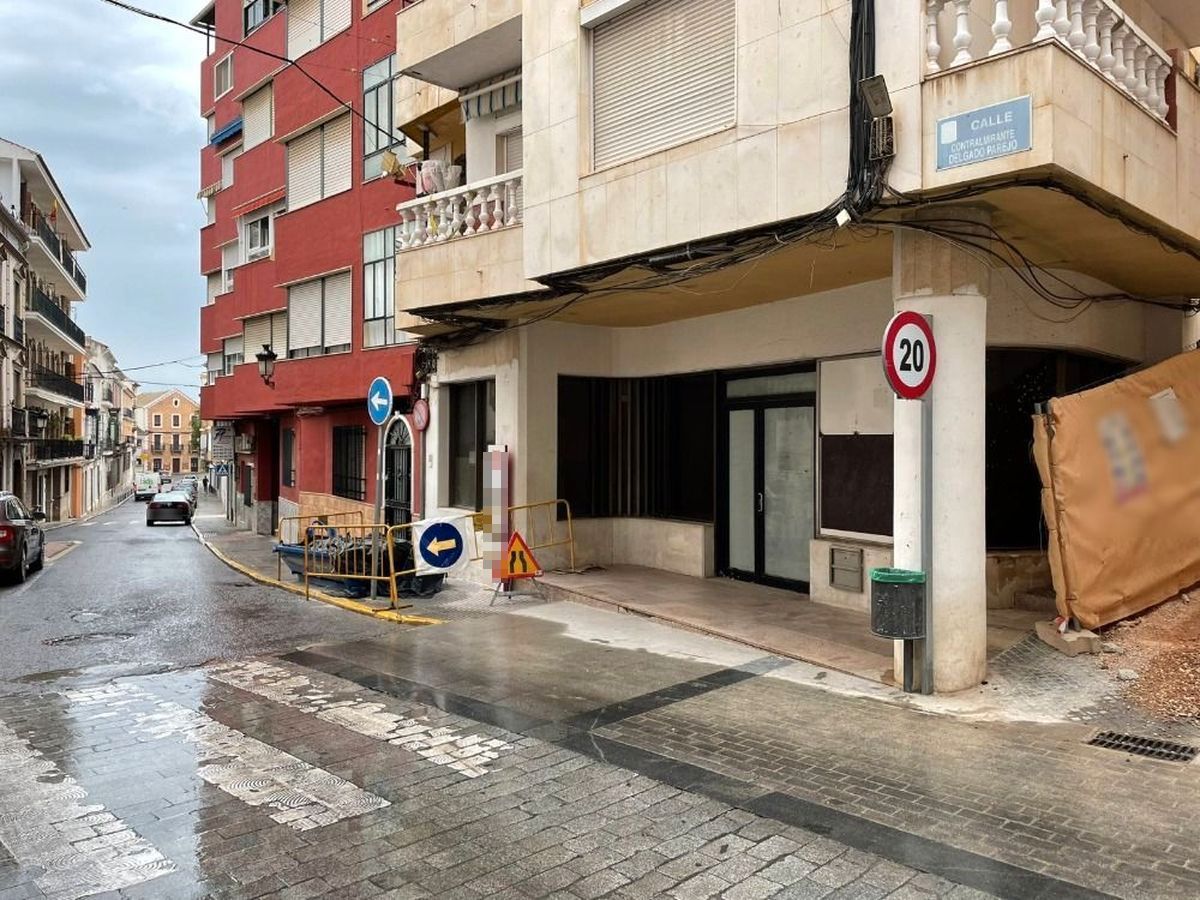 Vista exterior de Oficina en venda en Puente Genil