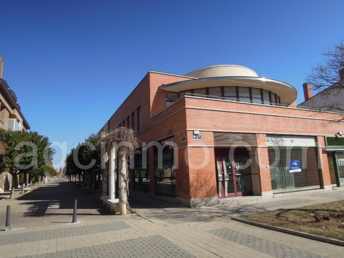 Premises for sale in Paseo perez de ayala, Covaresa