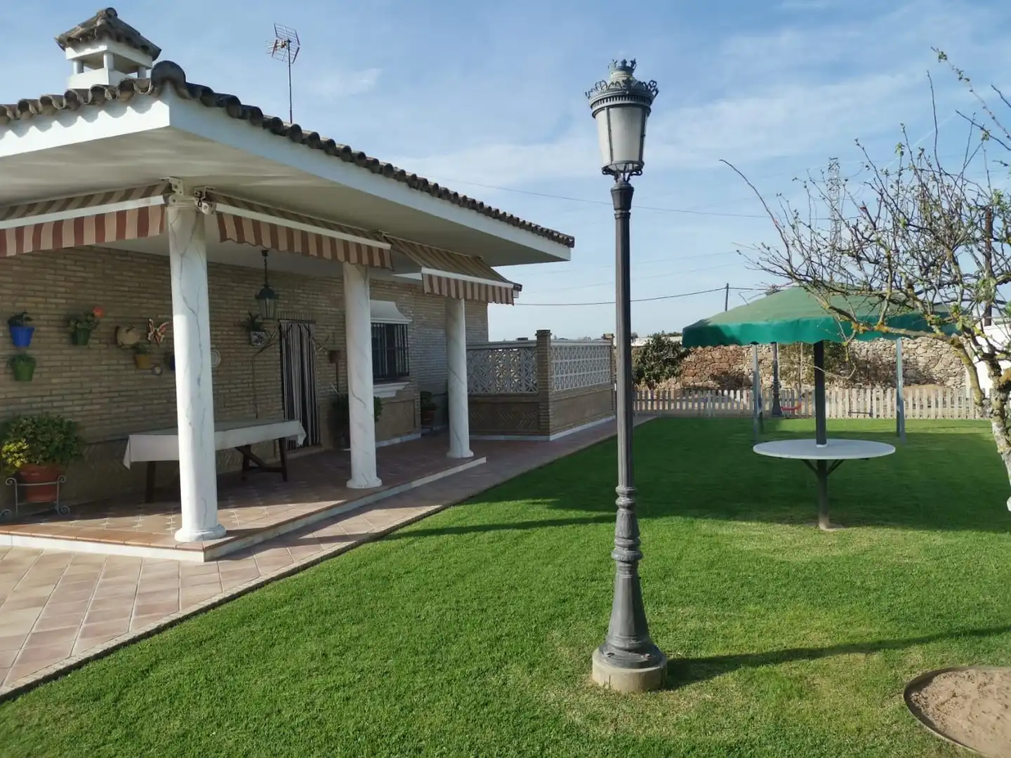 Jardí de Casa o xalet en venda en Chiclana de la Frontera amb Aire condicionat, Calefacció i Jardí privat