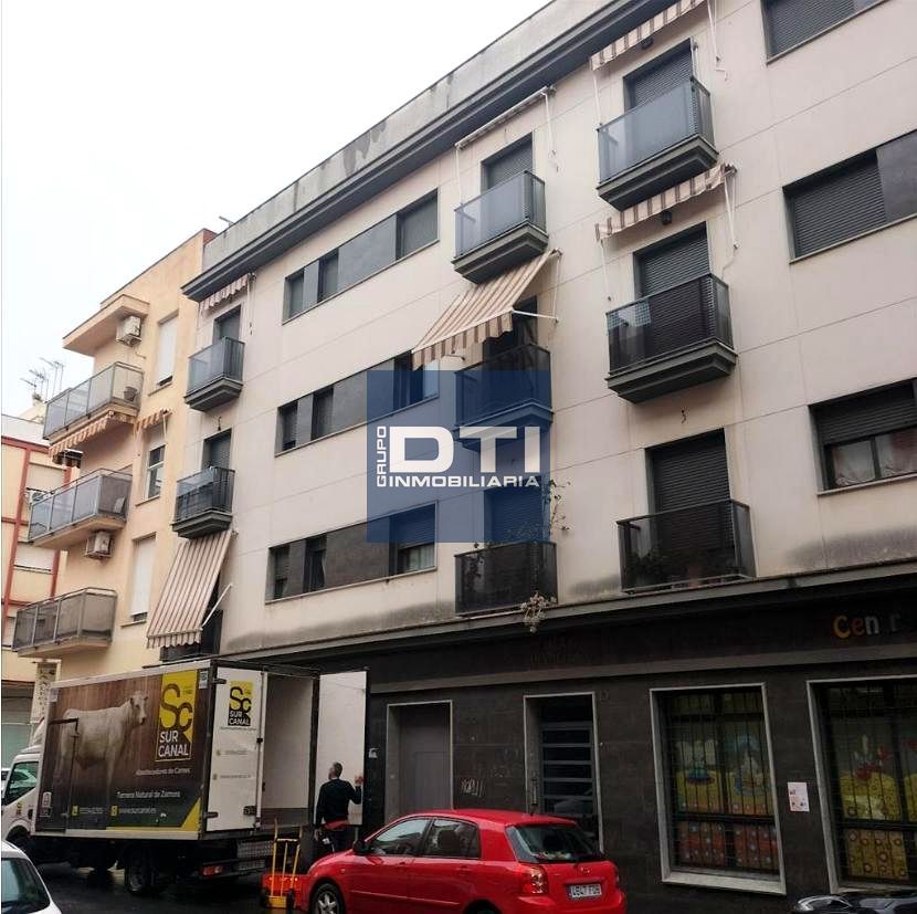 Vista exterior de Pis en venda en  Huelva Capital