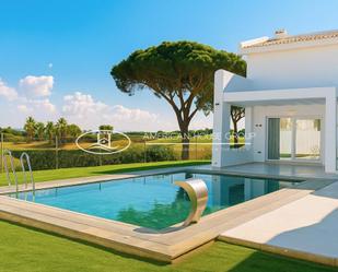 Exterior view of House or chalet for sale in Chiclana de la Frontera  with Air Conditioner, Heating and Private garden