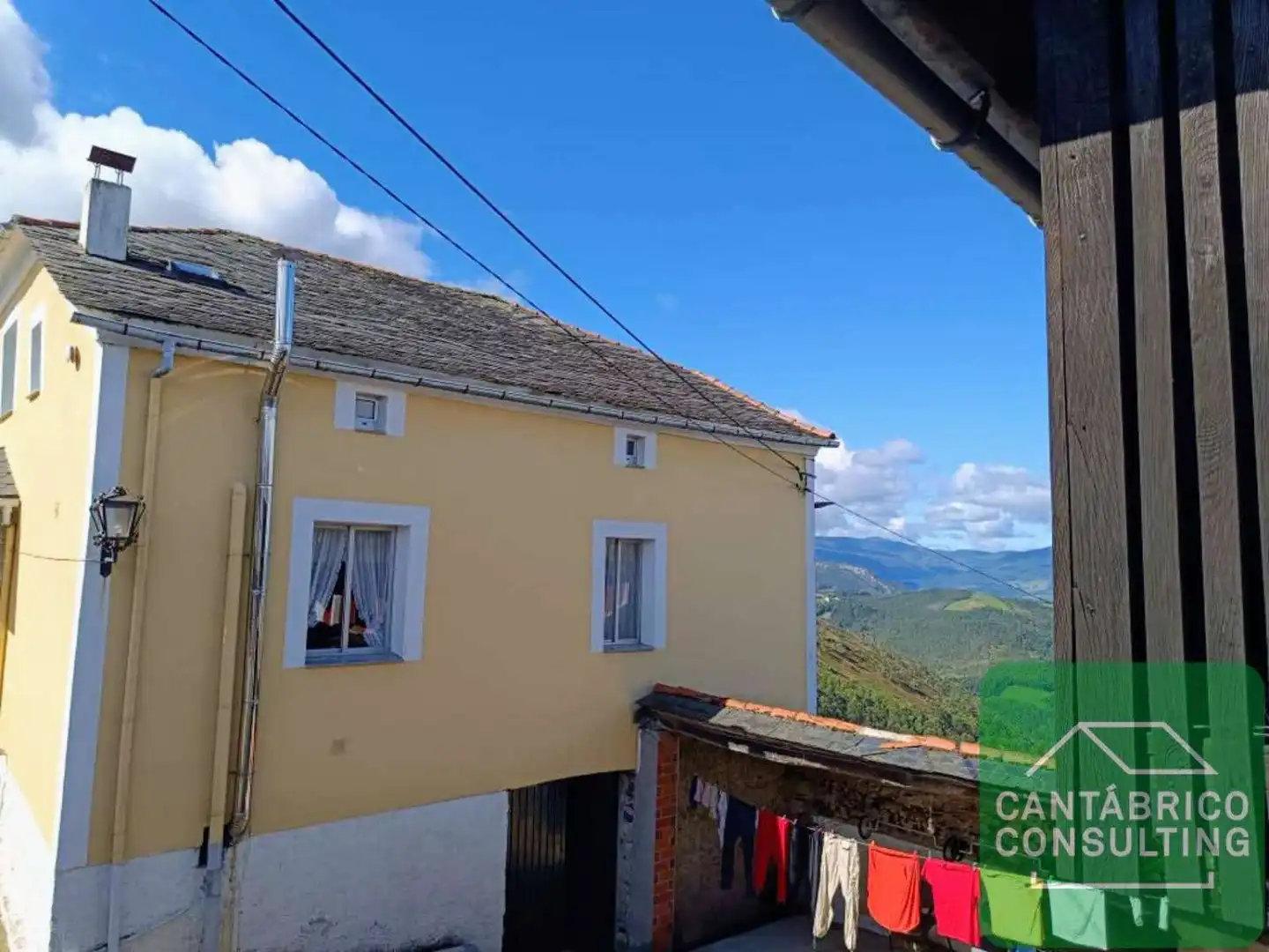 Vista exterior de Finca rústica en venda en Villayón amb Calefacció, Parquet i Terrassa
