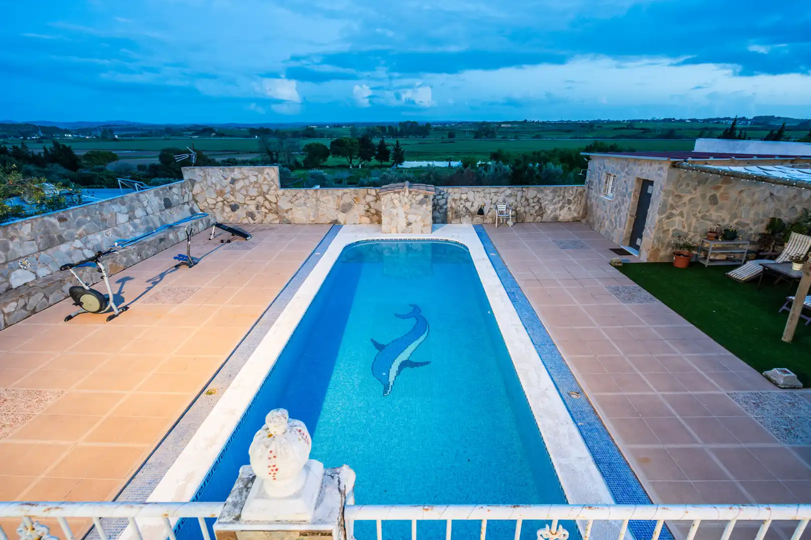 Piscina de Casa o xalet en venda en Chiclana de la Frontera amb Aire condicionat, Calefacció i Jardí privat