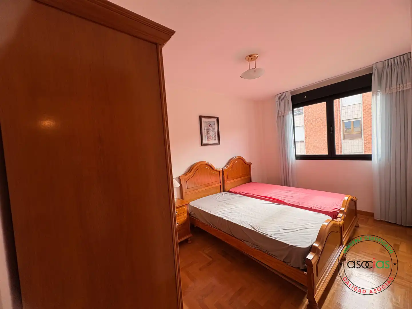 Habitación de Piso en venta en Gijón  con Calefacción, Parquet y Trastero