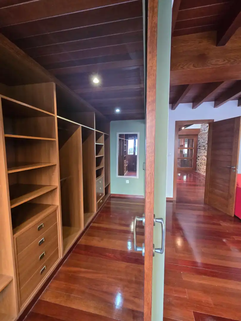 Casa adosada en venta en Viveiro con Calefacción, Parquet y Horno