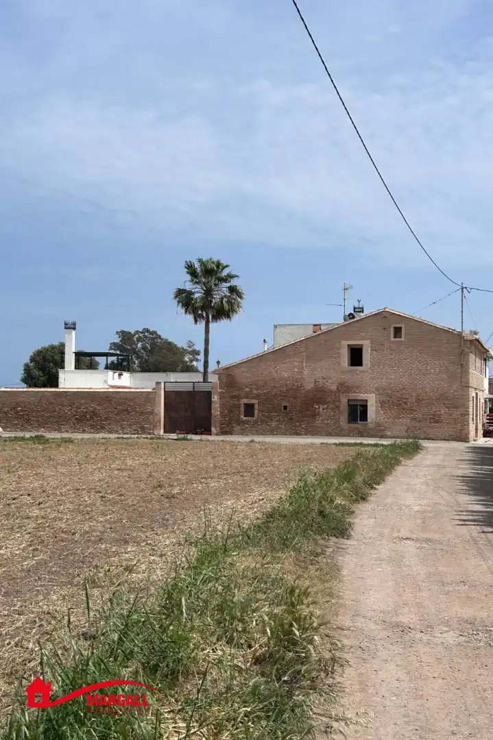 Vista exterior de Casa o xalet en venda en Alboraya amb Aire condicionat, Calefacció i Jardí privat