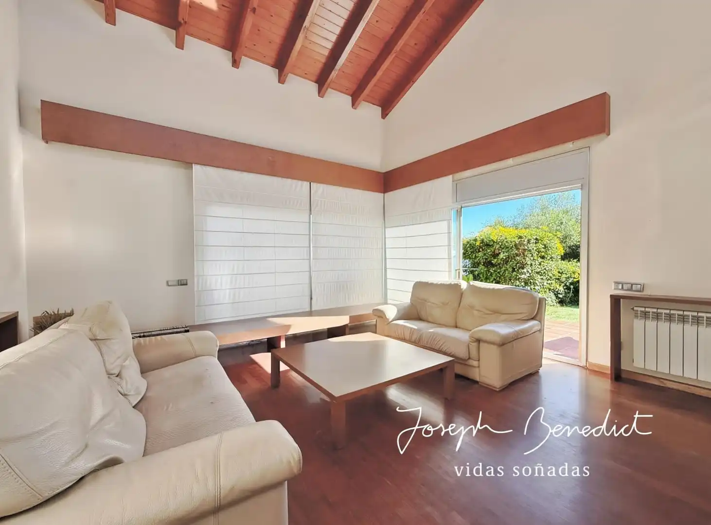 Sala de estar de Casa o chalet en venta en Castelldefels con Aire acondicionado, Calefacción y Jardín privado