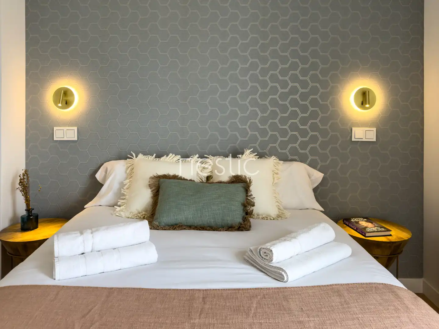 Dormitori de Apartament de lloguer en Madrid amb Aire condicionat, Calefacció i Terrassa