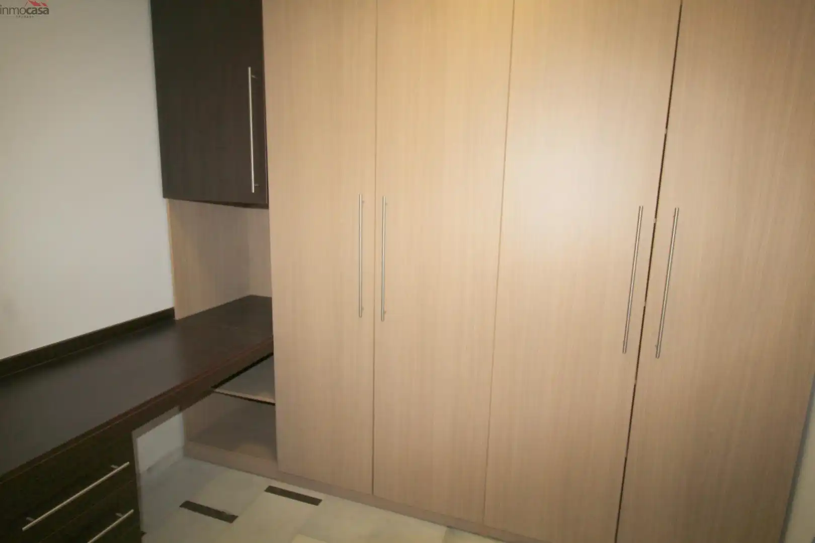 Habitación de Piso de alquiler en Armilla con Aire acondicionado, Jardín privado y Amueblado