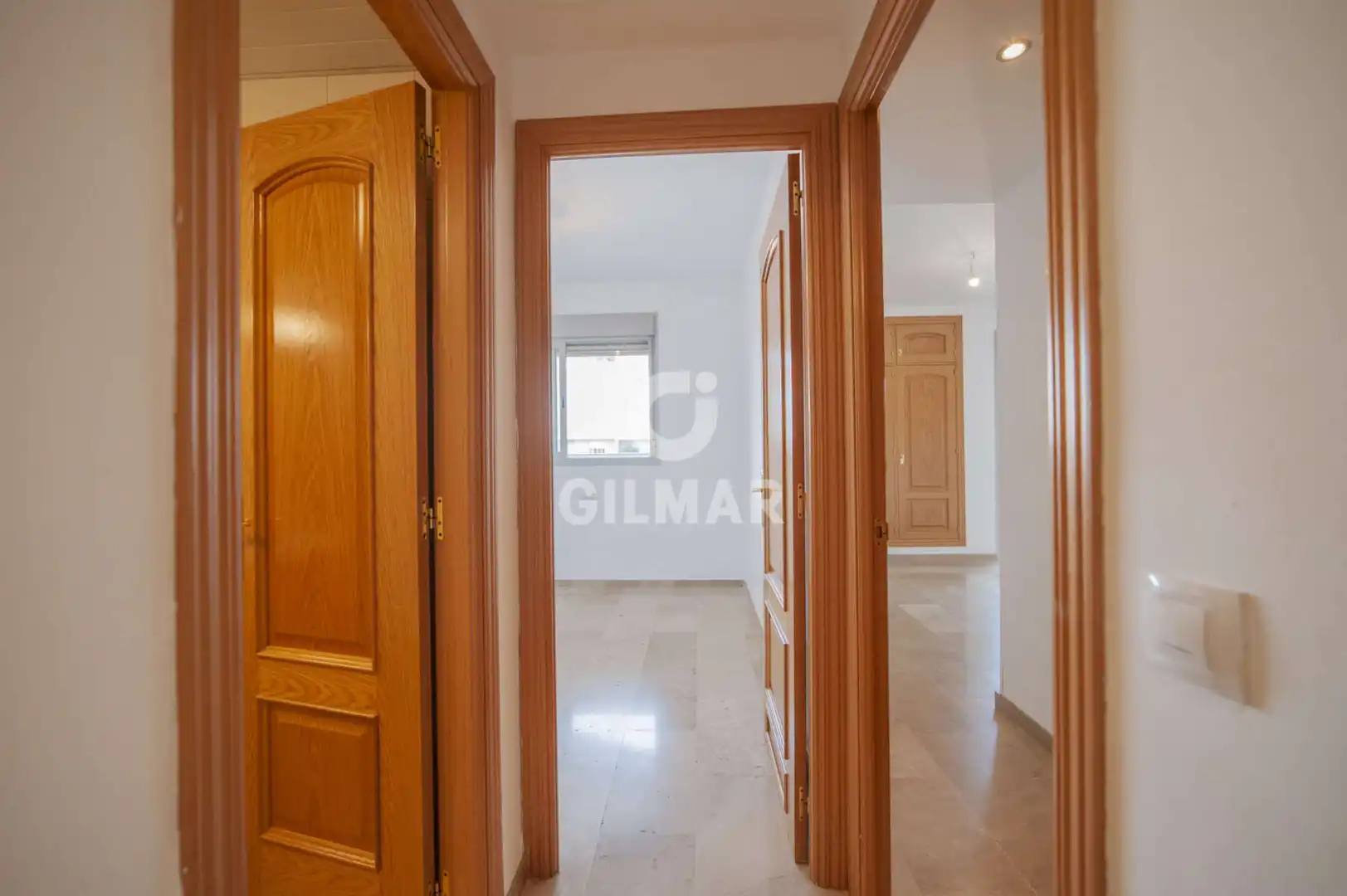 Piso en venta en Sevilla con Calefacción, Jardín privado y Trastero