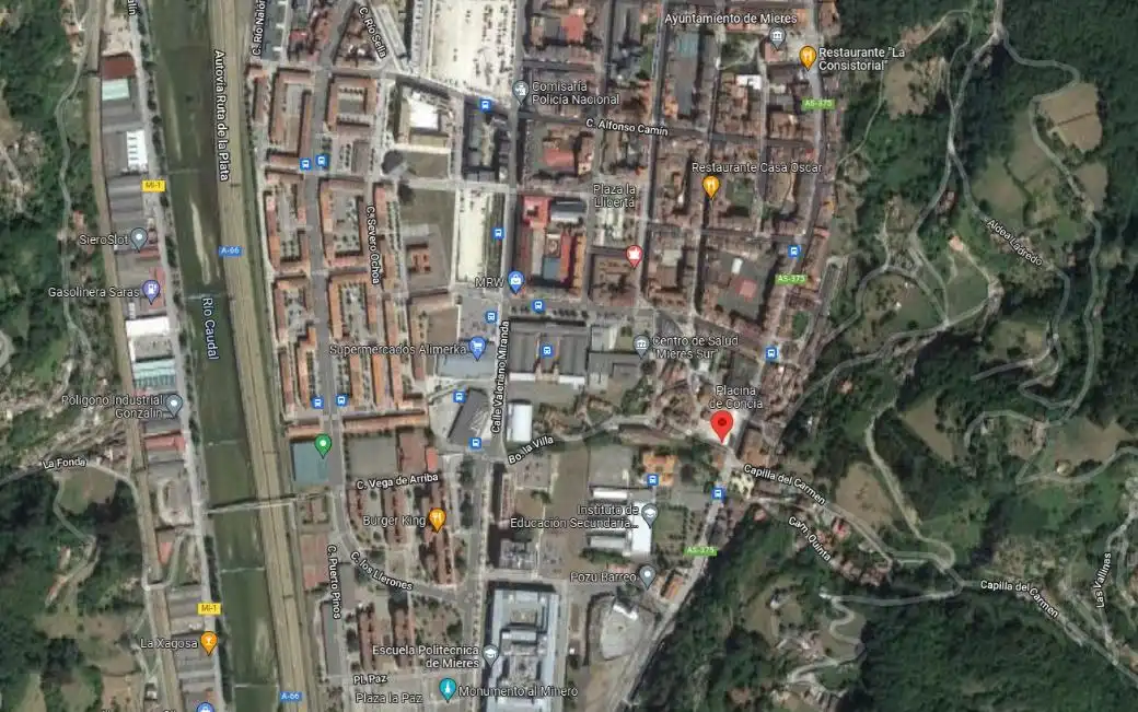 Residencial en venda a La Villa - Bazuelo