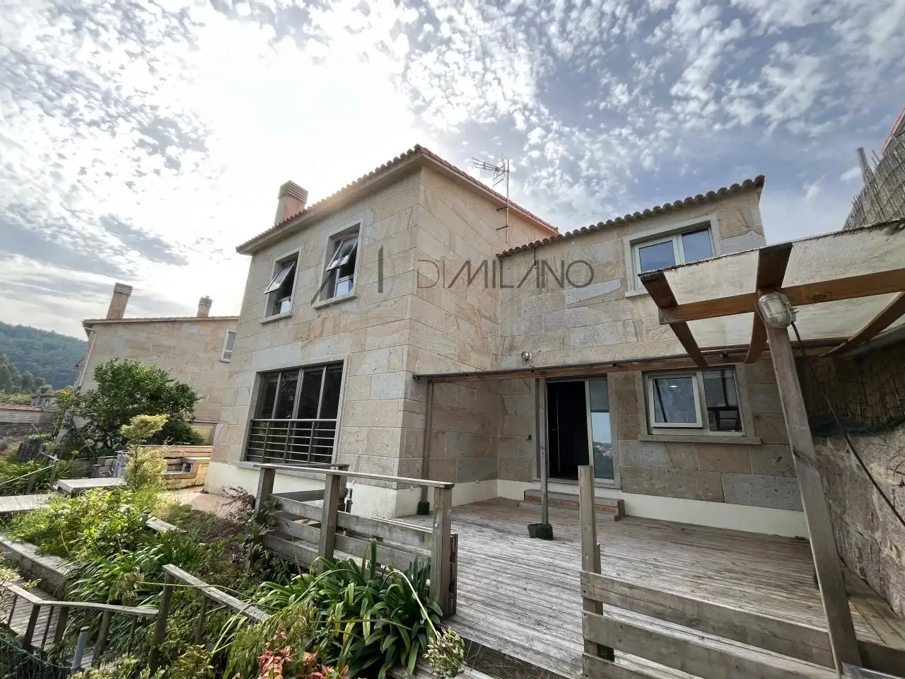 Vista exterior de Casa o chalet en venta en Cangas  con Calefacción, Jardín privado y Terraza
