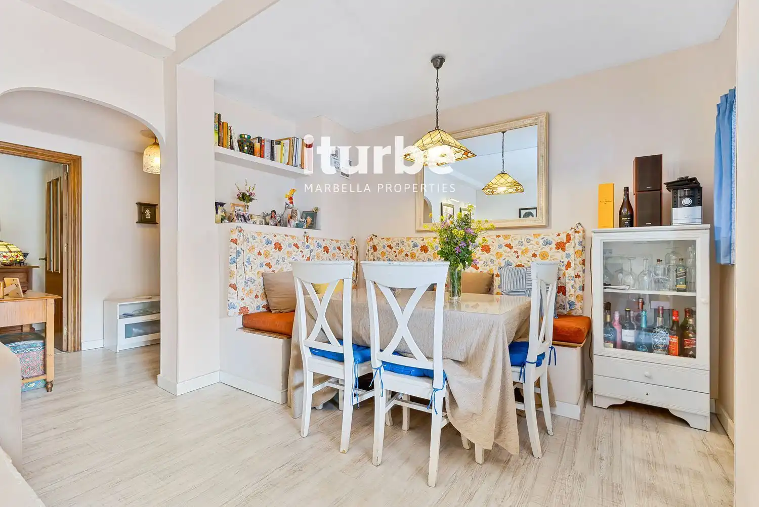 Comedor de Piso en venta en Marbella con Aire acondicionado, Terraza y Piscina