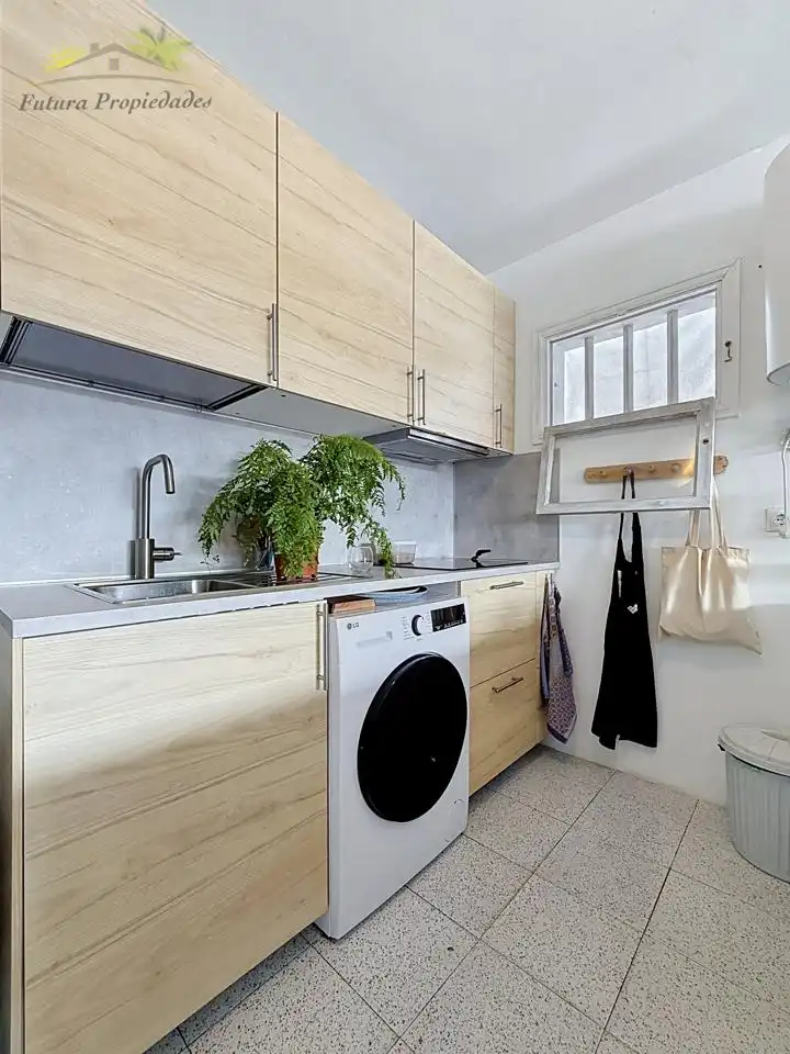Cuina de Planta baixa en venda en San Bartolomé amb Terrassa i Moblat