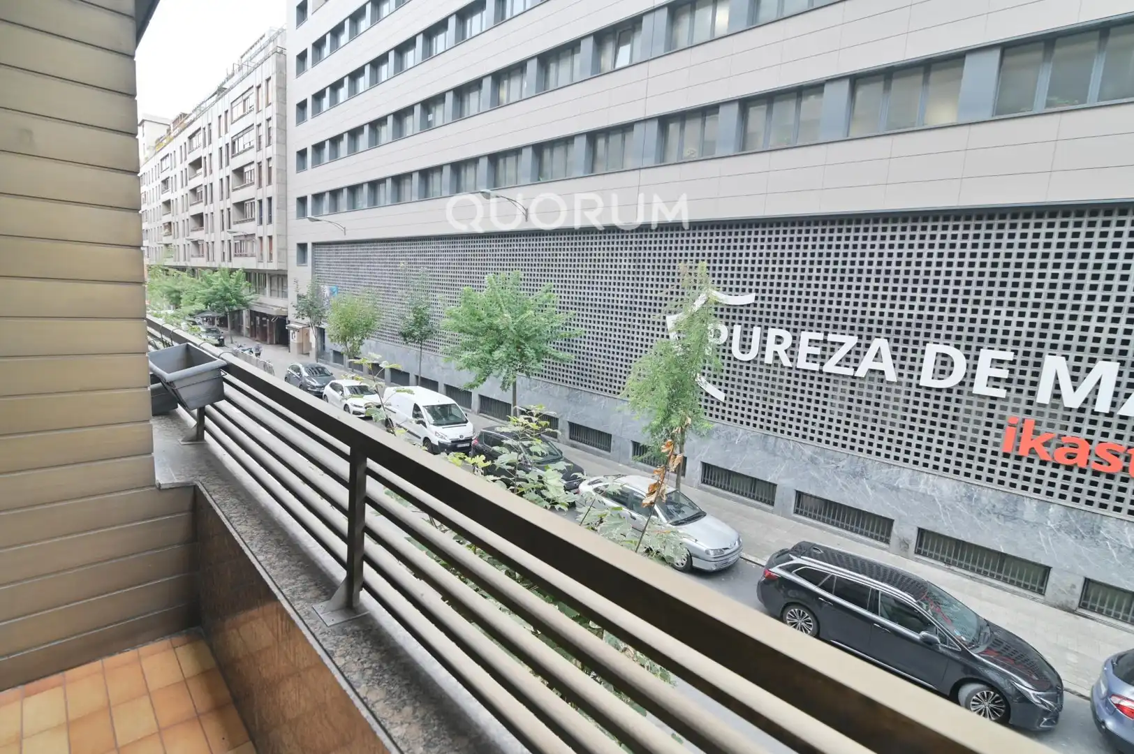 Vista exterior de Piso en venta en Indautxu
