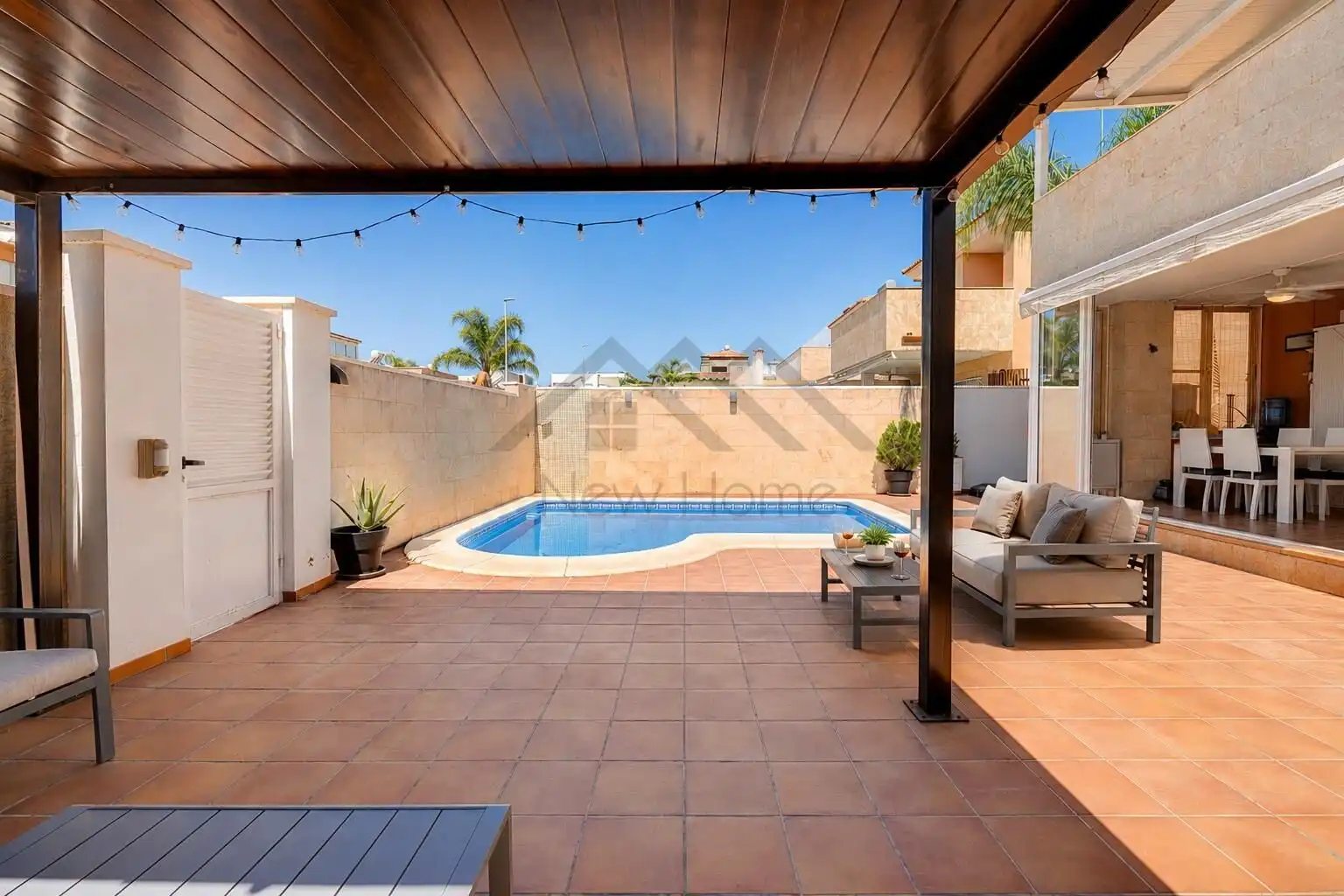 Terrassa de Casa adosada en venda en La Pobla de Vallbona amb Aire condicionat, Calefacció i Jardí privat