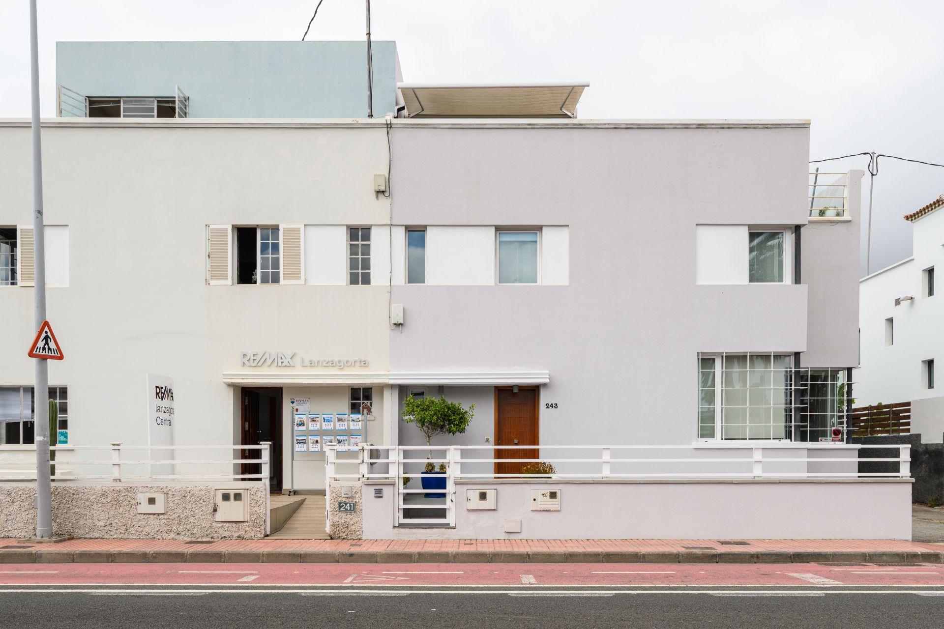 Exterior view of House or chalet for sale in Las Palmas de Gran Canaria  with Air Conditioner, Terrace and Storage room