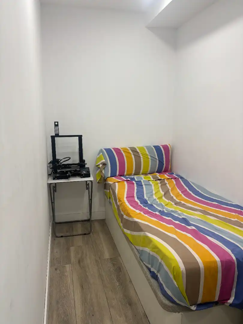 Dormitori de Planta baixa en venda en Cornellà de Llobregat amb Aire condicionat, Parquet i Moblat