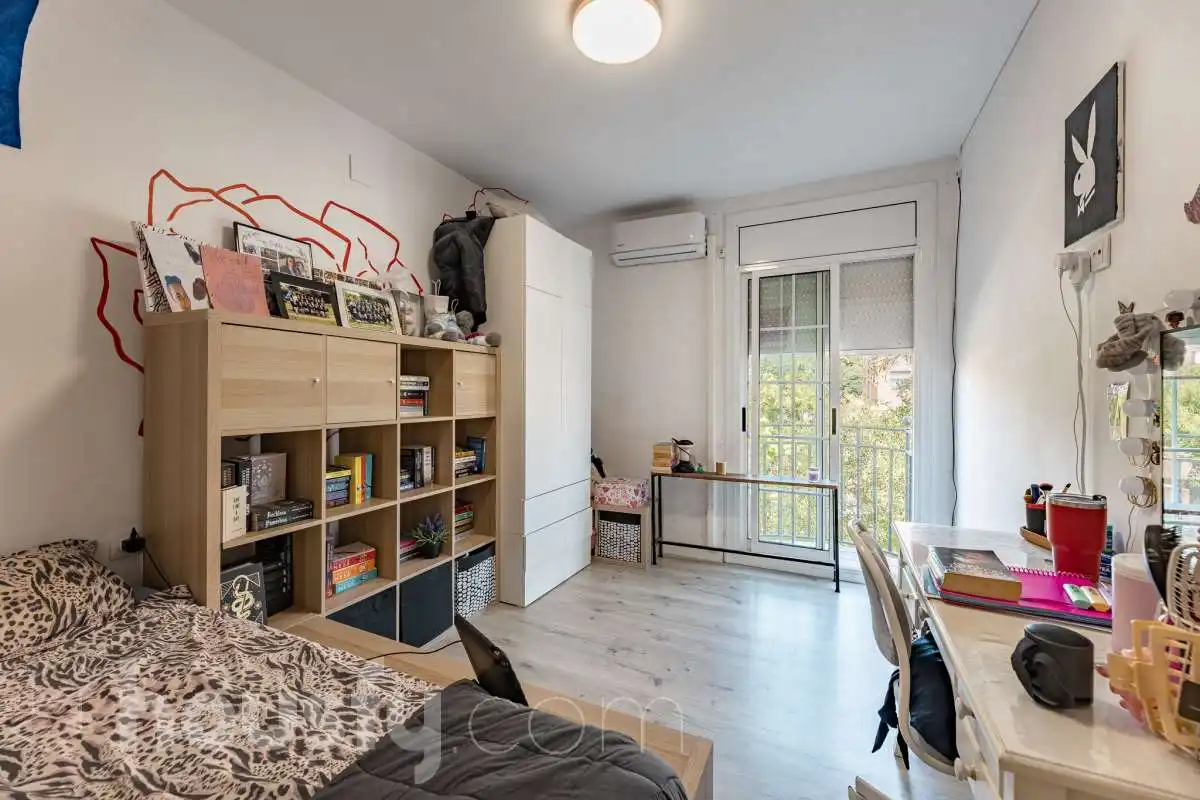 Habitación de Casa o chalet en venta en Viladecans con Balcón