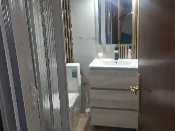 Bathroom of Flat for share in Reina Victoria - Matadero 