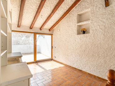 Casa amb balcó en venda a Carrer de la Peixateria