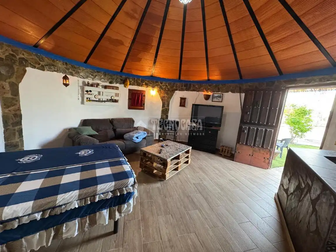 Country house zum Verkauf in Badajoz mit Klimaanlage, Privatgarten und Terrasse
