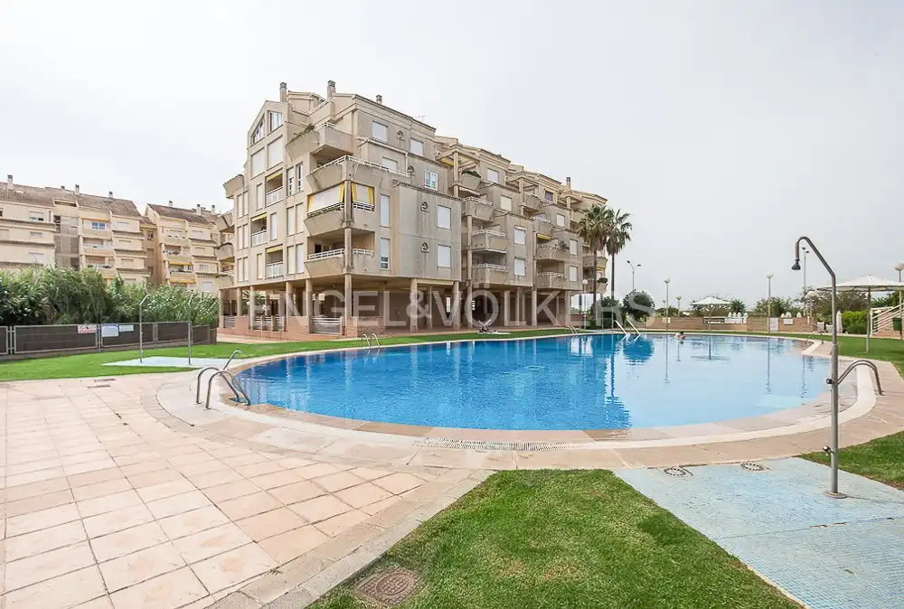 Schwimmbecken von Wohnung zum Verkauf in Valencia mit Heizung, Privatgarten und Terrasse