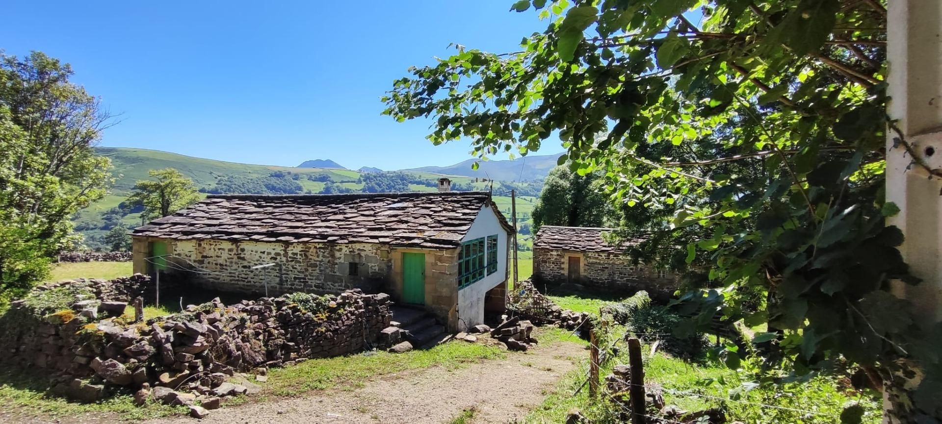 Vista exterior de Casa o chalet en venta en San Pedro del Romeral con Balcón