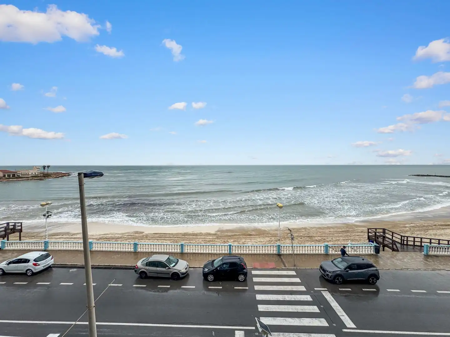 Vista exterior de Apartamento en venta en Torrevieja con Trastero, Amueblado y Horno
